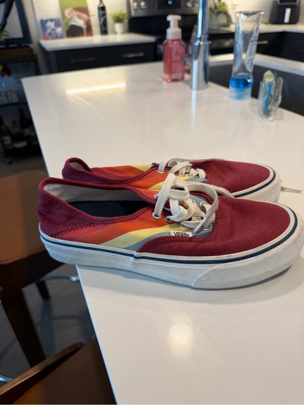 Vans Women’s Low-Top Sneakers in Burgundy with Rainbow Stripe Size 8.5